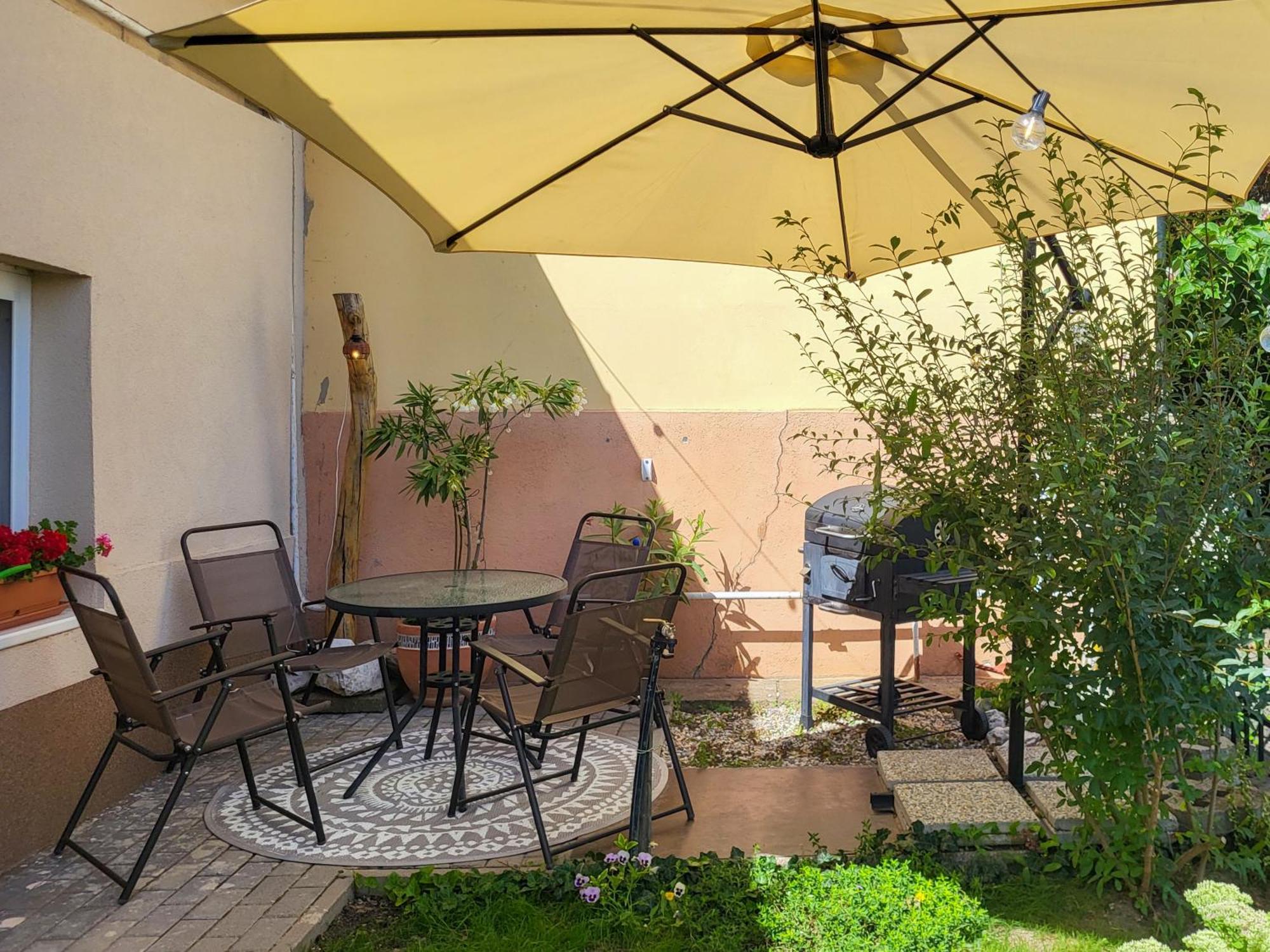 Mi Casa Vendeghaz - Apartments Eger Luaran gambar