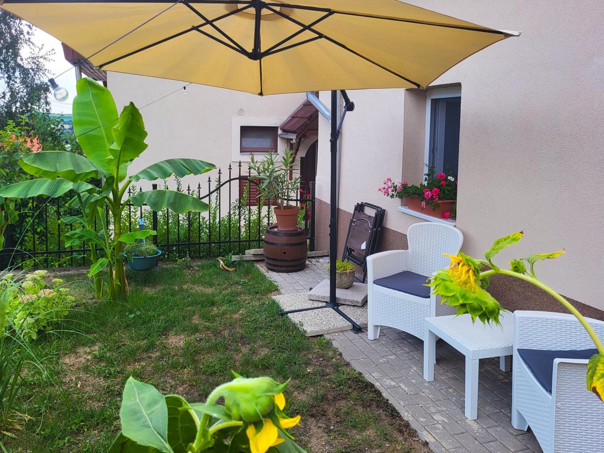 Mi Casa Vendeghaz - Apartments Eger Luaran gambar