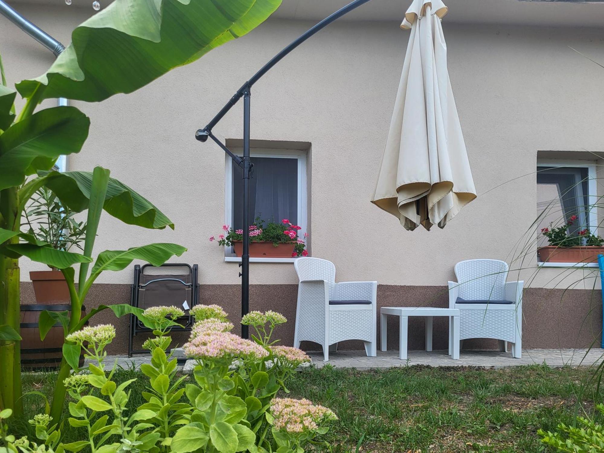 Mi Casa Vendeghaz - Apartments Eger Luaran gambar