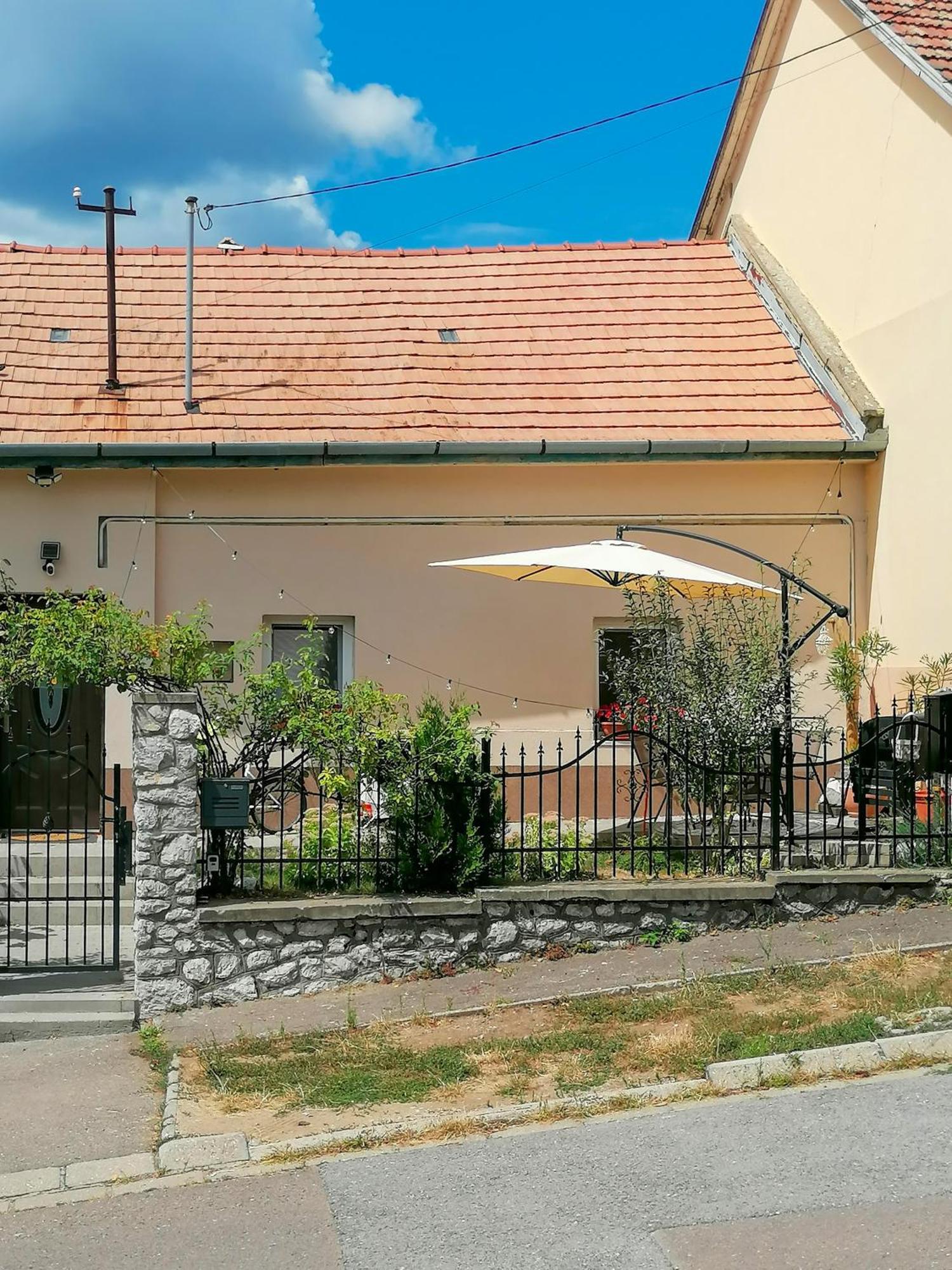 Mi Casa Vendeghaz - Apartments Eger Luaran gambar