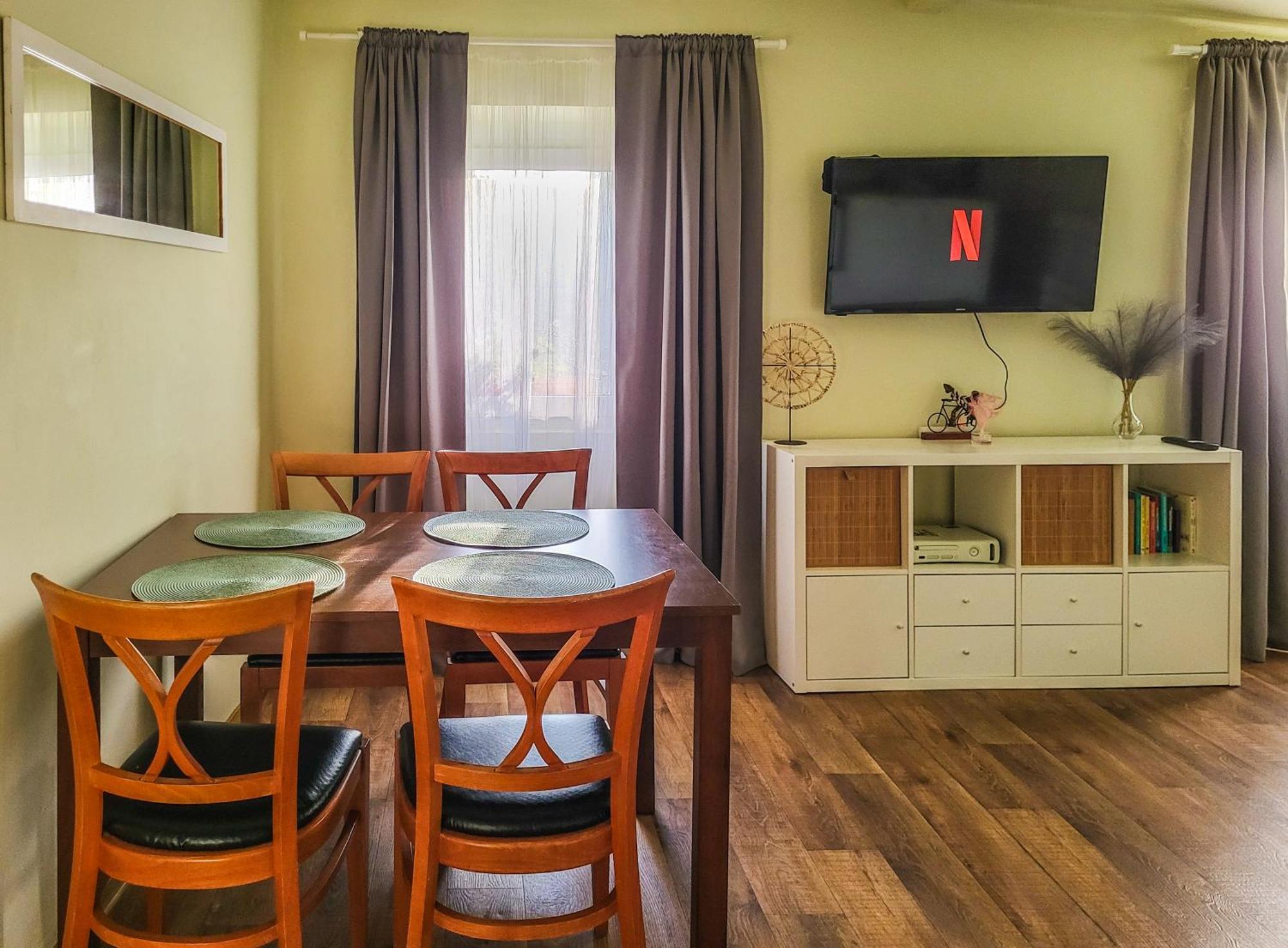 Mi Casa Vendeghaz - Apartments Eger Luaran gambar