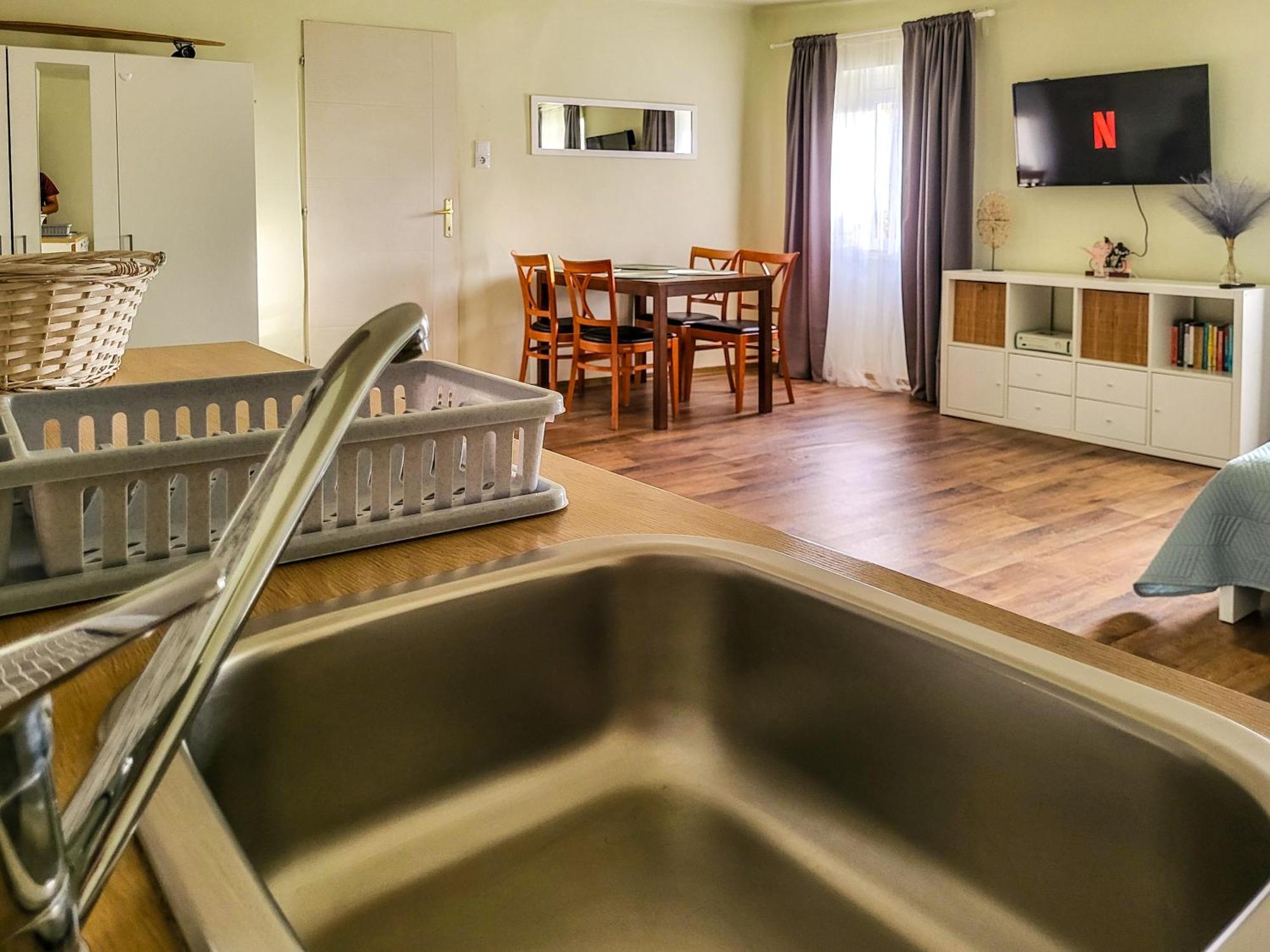 Mi Casa Vendeghaz - Apartments Eger Luaran gambar
